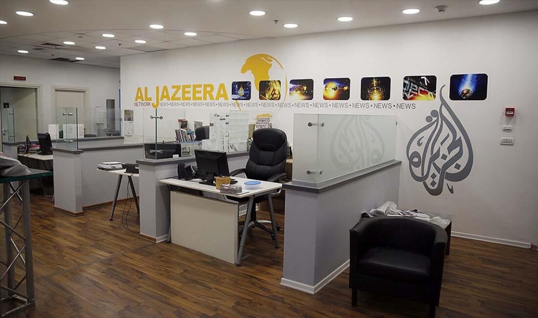 İsrail hükümeti, Doha merkezli Al Jazeera televizyonunun İsrail'deki yayınlarını sonlandırma,