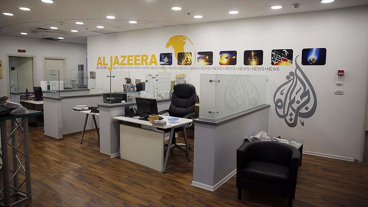 İsrail hükümeti, Doha merkezli Al Jazeera televizyonunun İsrail'deki yayınlarını sonlandırma,