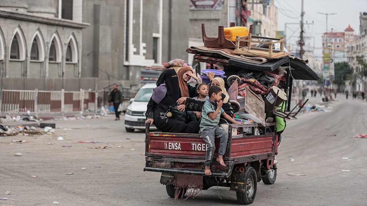 İsrail saldırıları nedeniyle Refah’tan göç etmek zorunda kalanların sayısı 810 bini aştı