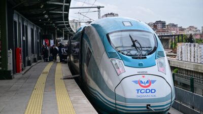 İstanbul-Sivas aktarmasız ekspres Yüksek Hızlı Tren Hattı'nın ilk seferi, düzenlenen