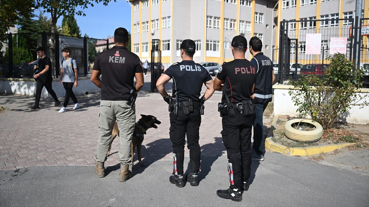 Yaklaşık 9 ay süren uygulamalarda 3 bin 708 aranan kişi