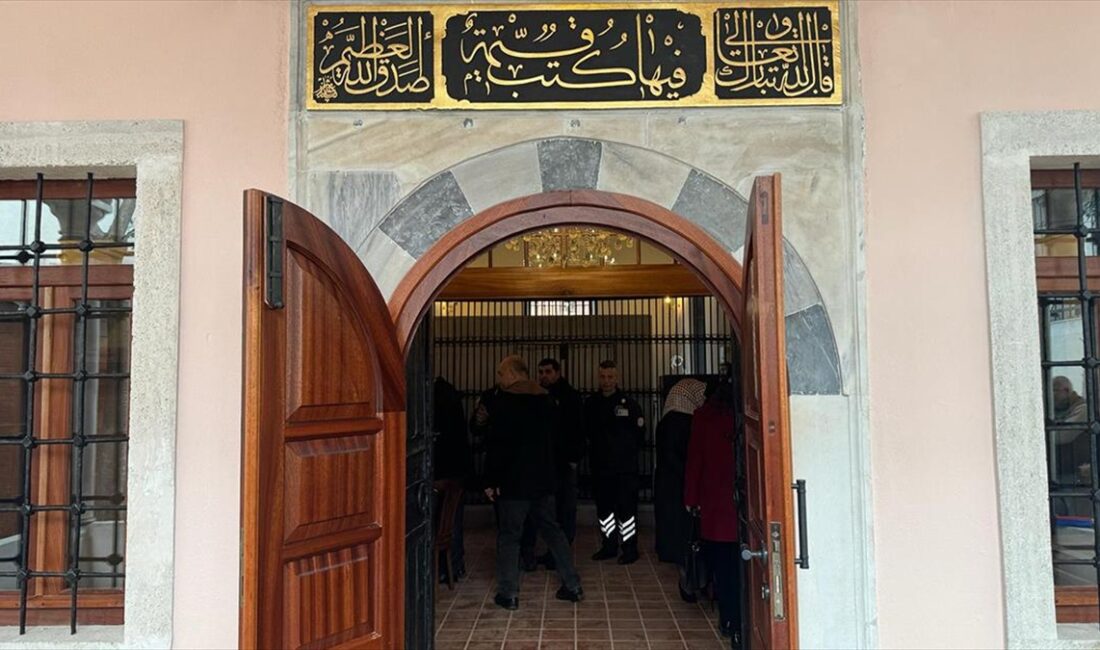 İstanbul'da, Vakıflar Genel Müdürlüğünce restorasyonu tamamlanan 33 eser, yeniden hizmete