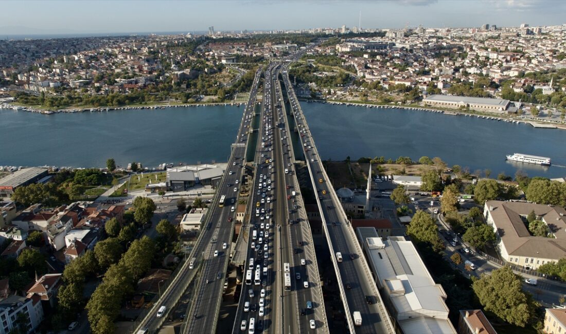 TBMM Bayındırlık, İmar, Ulaştırma ve Turizm Komisyonu Başkanı Adil Karaismailoğlu,
