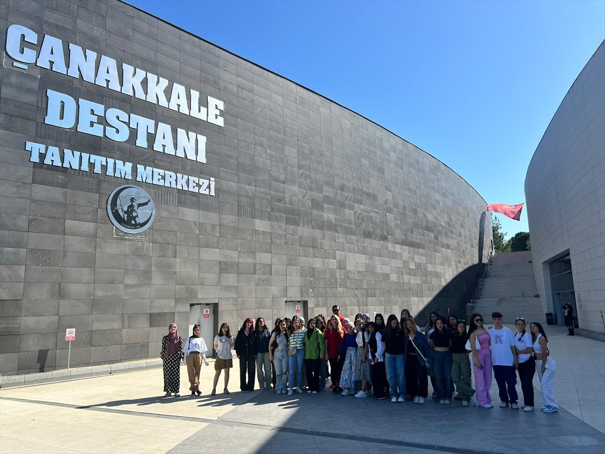 ANTALYA (AA) – Antalya’nın Kemer ilçesinde eğitim gören 38 lise