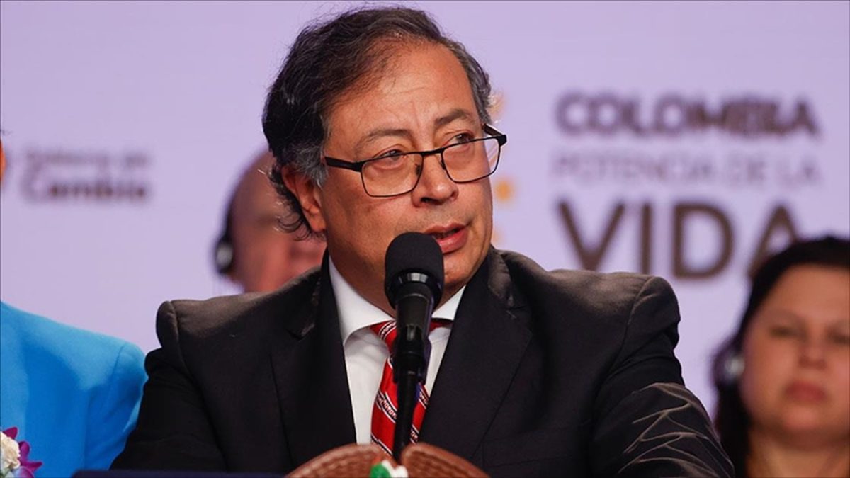 Kolombiya Cumhurbaşkanı Gustavo Petro, "İnsanlığın gözleri önünde bütün bir halkın