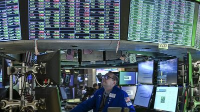 İSTANBUL (AA) – K&uuml;resel piyasalar, ge&ccedil;en haftanın son işlem g&uuml;n&uuml;nde