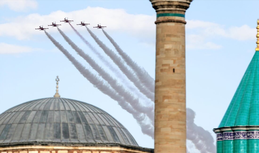KONYA (AA) – Konya Büyükşehir Belediyesince Mevlana Meydanı’nda düzenlenen “Teşrif-i