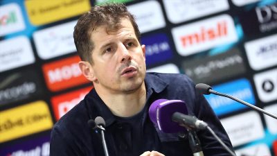 ANKARA (AA) – Sarı-lacivertli kul&uuml;b&uuml;n a&ccedil;ıklamasında, “Teknik direkt&ouml;r&uuml;m&uuml;z Emre Bel&ouml;zoğlu