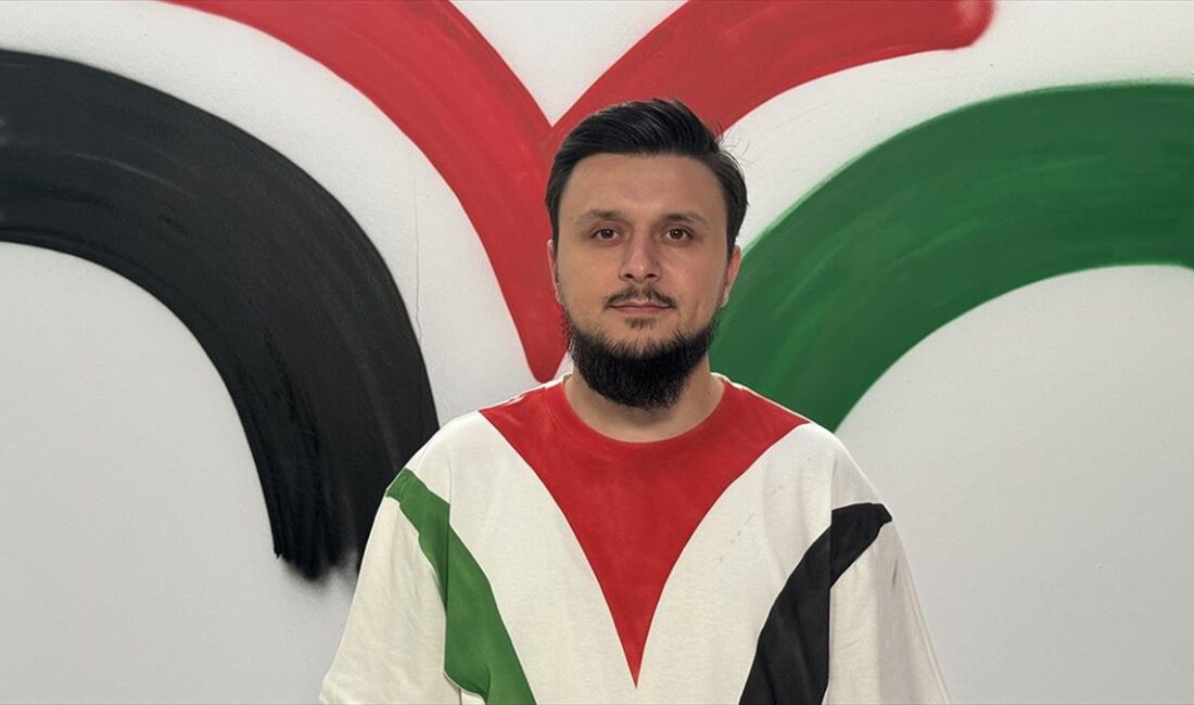 "Saçma Sapan" isimli şarkısıyla tanınan müzisyen Emir Şamur, İsrail'in Gazze'de