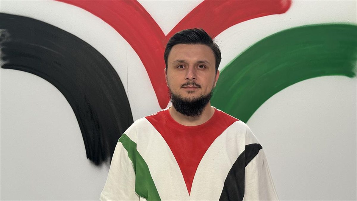 "Saçma Sapan" isimli şarkısıyla tanınan müzisyen Emir Şamur, İsrail'in Gazze'de
