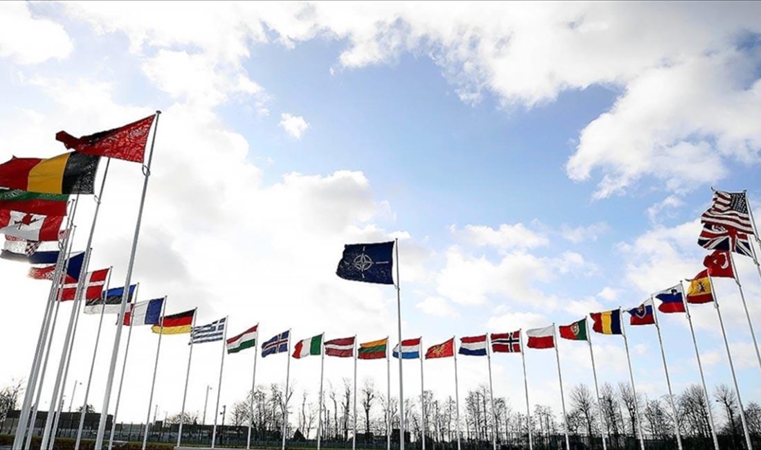 NATO ülkelerinin Dışişleri Bakanları, Çekya'nın başkenti Prag'da başta Ukrayna'ya destek