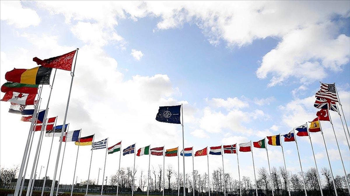 NATO ülkelerinin Dışişleri Bakanları, Çekya'nın başkenti Prag'da başta Ukrayna'ya destek
