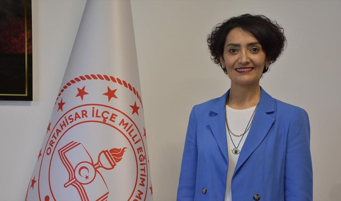 Trabzon'da, Milli Eğitim Bakanlığınca yürütülen "Dilimizin Zenginlikleri Projesi" için öğretmen