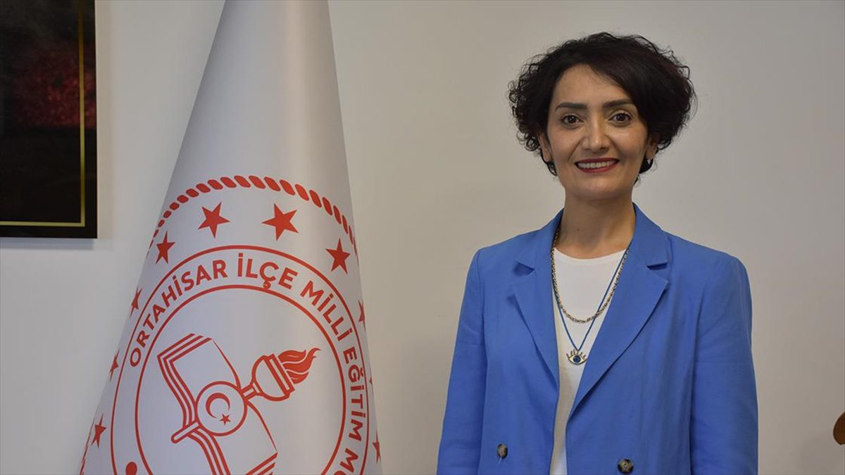 Trabzon'da, Milli Eğitim Bakanlığınca yürütülen "Dilimizin Zenginlikleri Projesi" için öğretmen