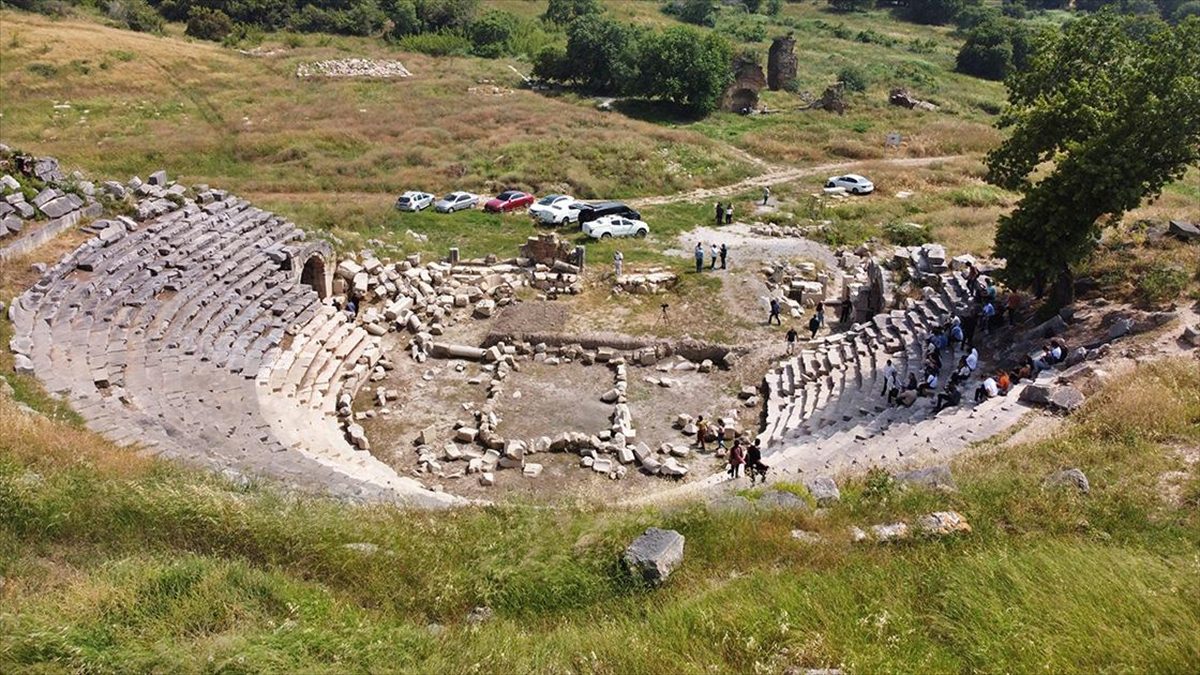 Osmaniye sınırları içinde yer alan tarihi 2 bin 700 yıllık