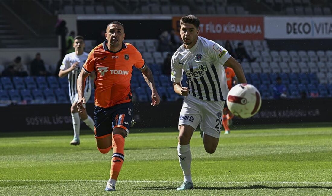 Trendyol Süper Lig'in 35. haftasında RAMS Başakşehir, konuk ettiği Kasımpaşa'yı