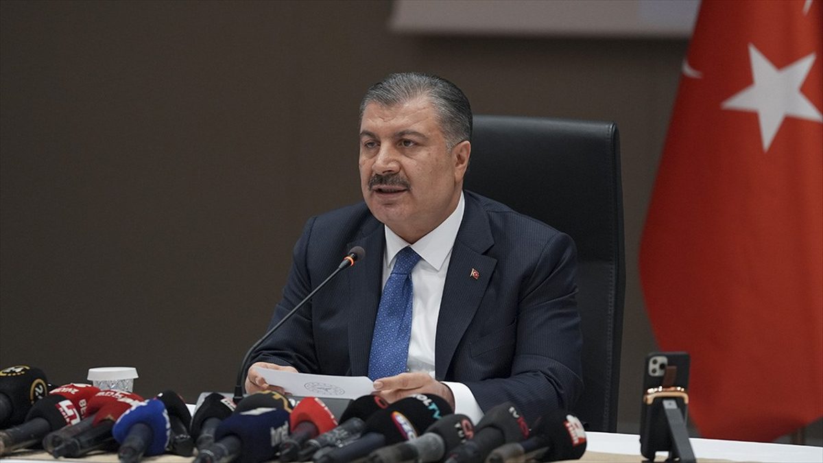 Sağlık Bakanı Fahrettin Koca, Türkiye'de yaklaşık 17 milyon kişinin tütün