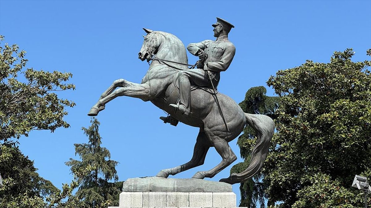 Büyük Önder Gazi Mustafa Kemal Atatürk'ün 19 Mayıs 1919'da Samsun'a