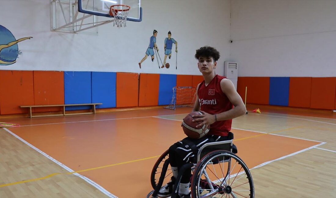 Tekerlekli Sandalye Basketbol Süper Ligi ekiplerinden Şanlıurfa Büyükşehir Belediyespor'da forma