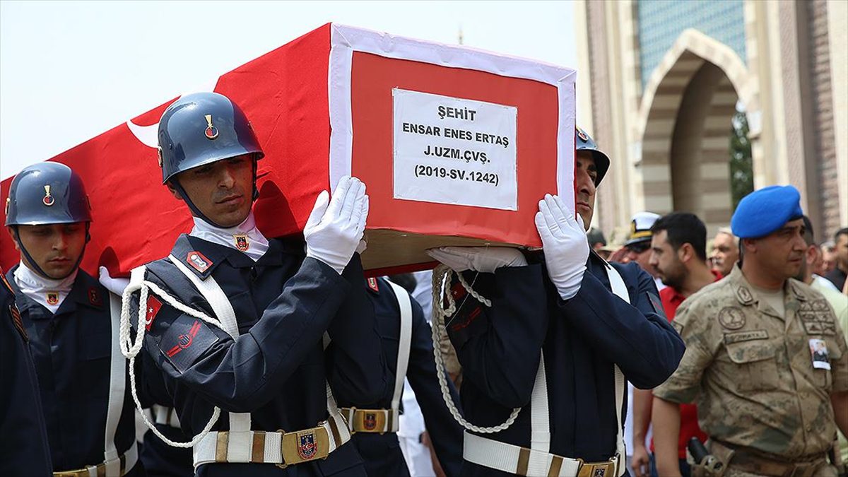 Şırnak'ta askeri aracın devrilmesi sonucu şehit olan Jandarma Astsubay Çavuş