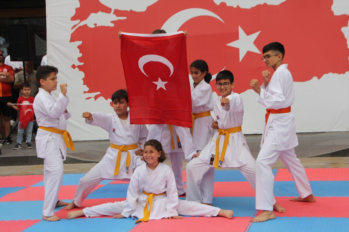 Serik'te 19 Mayıs Atatürk'ü Anma Gençlik ve Spor Bayramı kutlandı