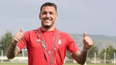 Teknik direktör Bülent Uygun, "Rey Manaj'ı isteyen takımlar var. Fransa'dan