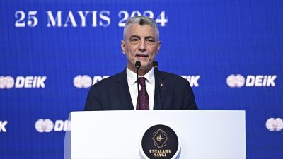 Ticaret Bakanı Ömer Bolat, İsrail'le ticaretin durdurulması kararına ilişkin, "Türkiye'nin