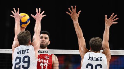 Salon: Antalya Hakemler: Angela Grass (Brezilya), Vladimir Simonovic (İsviçre) Türkiye: