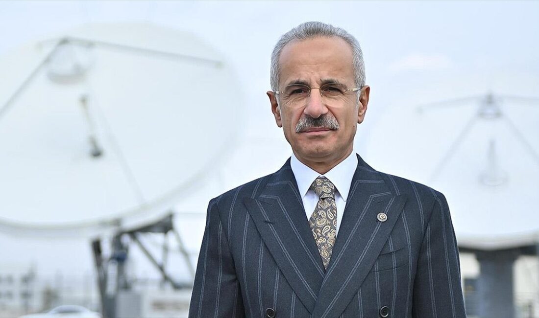 Bakan Abdulkadir Uraloğlu, "Türkiye'nin en büyük AR-GE projesi olan uzaydaki