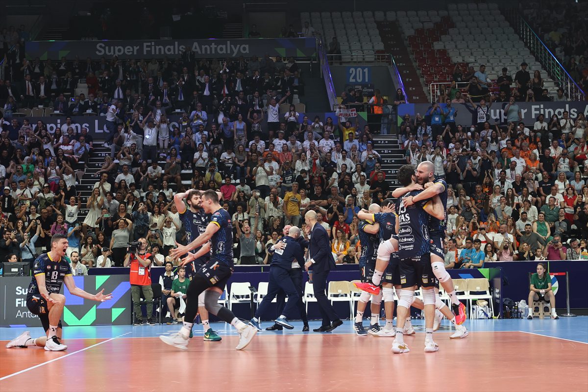 Voleybol Erkekler CEV Şampiyonlar Ligi Süper Finali