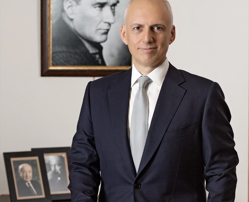 Yapı Kredi'ye 936 milyon dolar sürdürülebilir sendikasyon kredisi İSTANBUL (AA) – Yapı Kredi, 25 ülkeden 46 bankanın katılımı