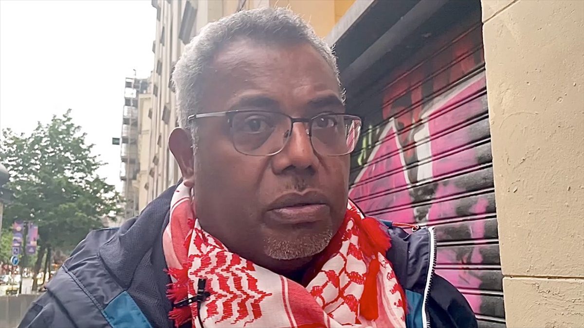 Rock Haocas, Fransa'nın denizaşırı kolonisi Ada'da yerel halk Kanakları azınlık