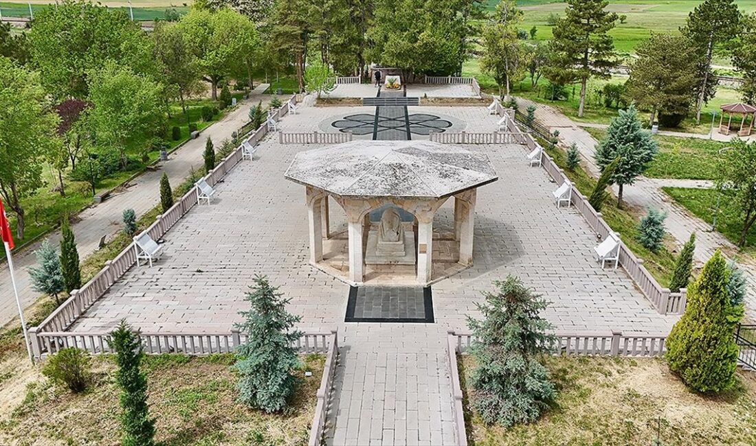 Büyük Türk düşünürü, mutasavvıf ve şair Yunus Emre, sevgi, saygı,