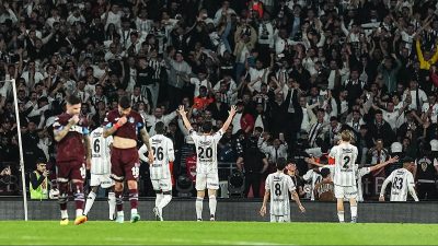 Beşiktaş, Ziraat Türkiye Kupası finalinde Trabzonspor'u 3-2 mağlup ederek şampiyon