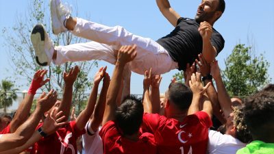 ANTALYA (AA) – Antalya’da gerçekleştirilen 10. İşitme Engelliler Avrupa Futbol