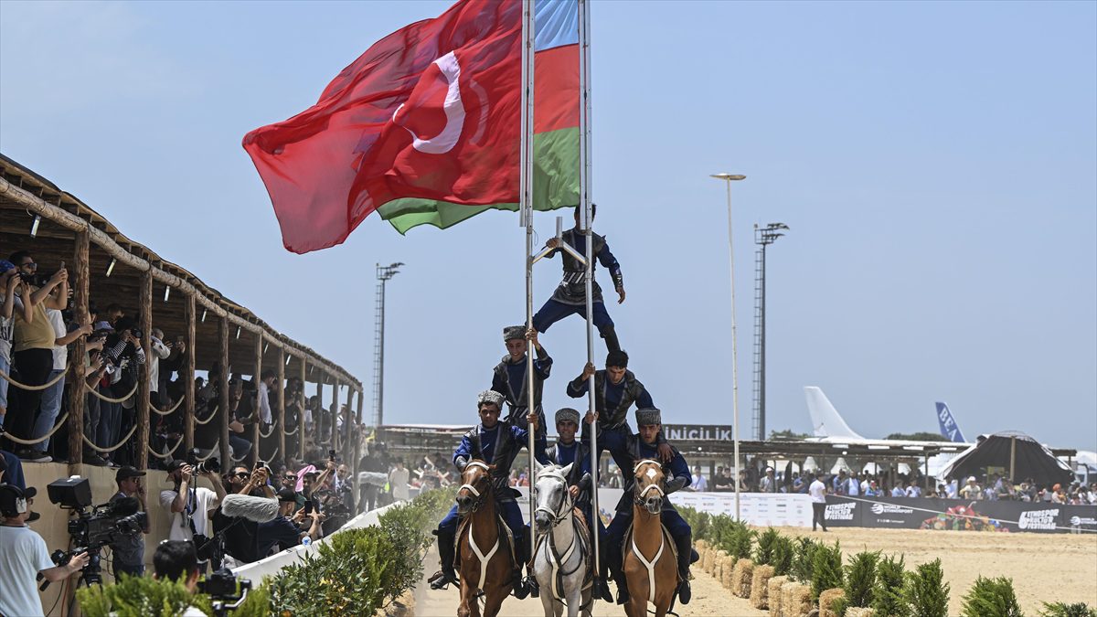 Atatürk Havalimanı'nda 4 gün sürecek festivalin açılış törenine Gençlik ve