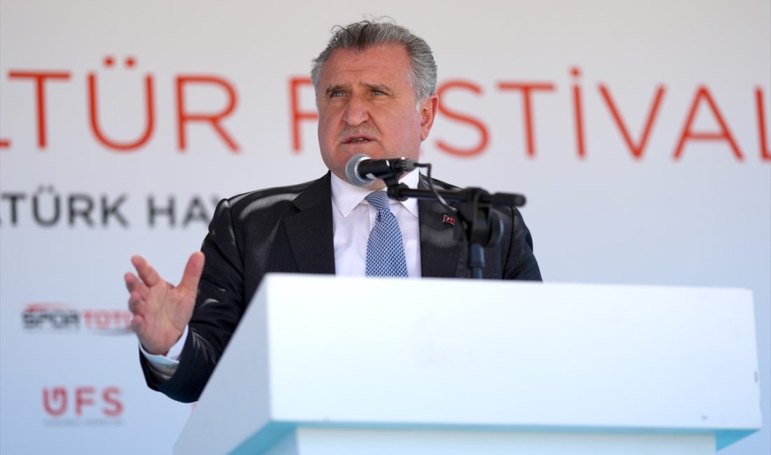 İSTANBUL (AA) – Gençlik ve Spor Bakanı Osman Aşkın Bak,