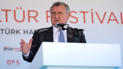 İSTANBUL (AA) – Gençlik ve Spor Bakanı Osman Aşkın Bak,