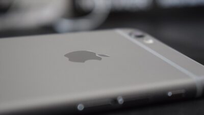 ABD Adalet Bakanlığının akıllı telefon pazarını tekeline aldığı iddiasıyla Apple'a