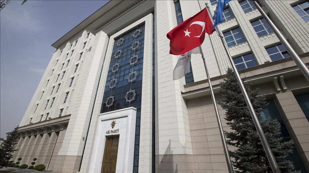 AK Parti, "insan hakları" konusunda partinin 22 yıllık iktidarı süresince