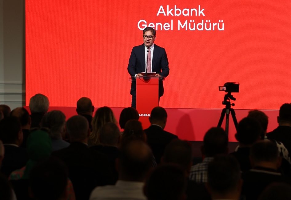 İSTANBUL (AA) – Akbank, "Birlikte Geleceğe Buluşmaları"nın ikincisini Kayseri'de gerçekleştirdi.