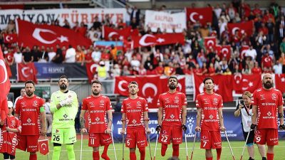 2024 Avrupa Ampute Futbol Şampiyonası'nın finalinde İspanya'yı 3-0 yenen Türkiye,