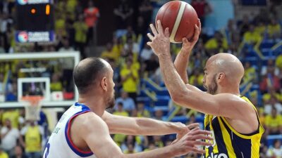 Türkiye Sigorta Basketbol Süper Ligi play-off final serisi üçüncü maçında