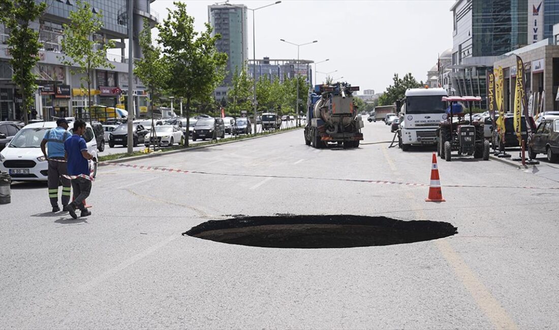 ANKARA (AA) – Yenimahalle ilçesindeki Melih Gökçek Bulvarı’nın bir bölümünde