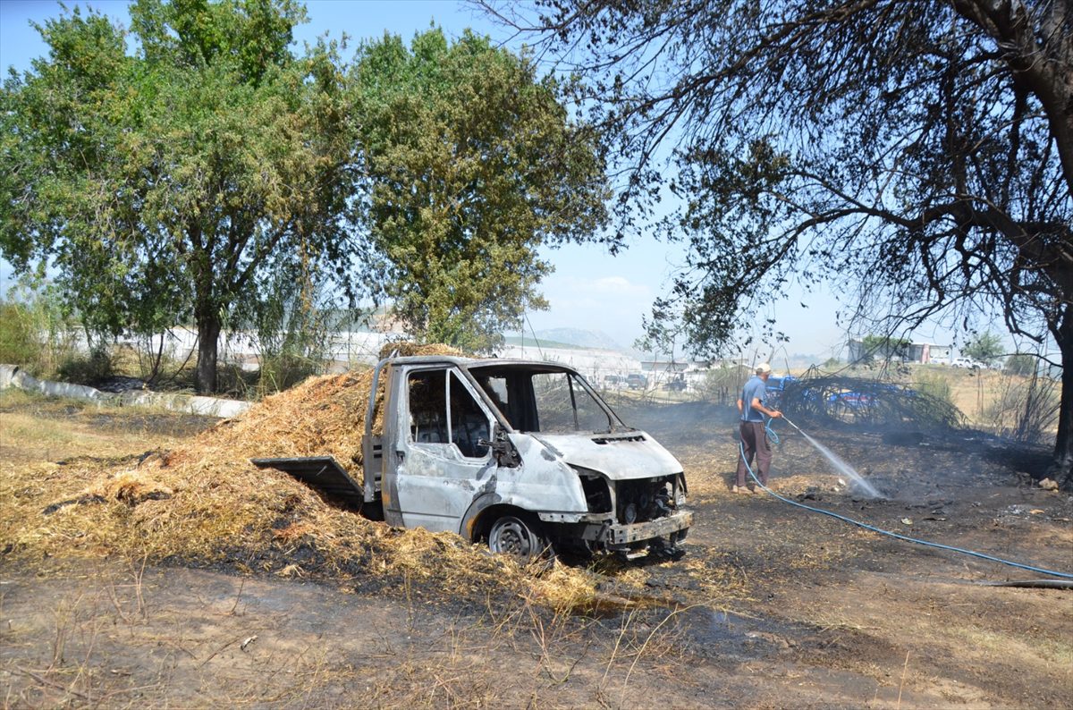 ANTALYA (AA) – Antalya'nın Serik ilçesinde kamyonette başlayan ve makilik