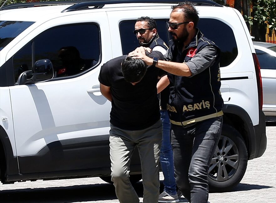 ANTALYA (AA) – Antalya’nın Döşemealtı ilçesinde eski eşi tarafından öldürülen