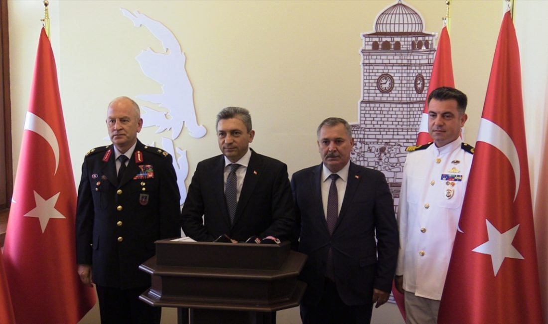 ANTALYA (AA) – Antalya'da, İl Asayiş ve Güvenlik Bilgilendirme Toplantısı