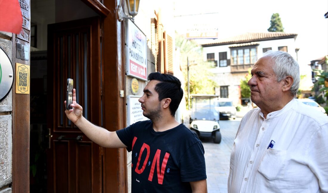 ANTALYA (AA) – Antalya'da Muratpaşa Belediyesinin "Hafıza Mekanları ve Kültürel
