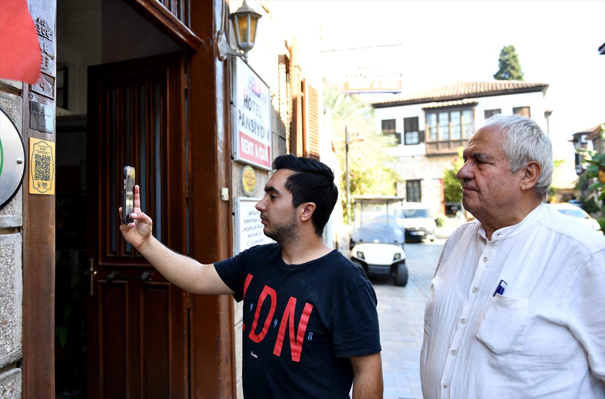 ANTALYA (AA) – Antalya'da Muratpaşa Belediyesinin "Hafıza Mekanları ve Kültürel