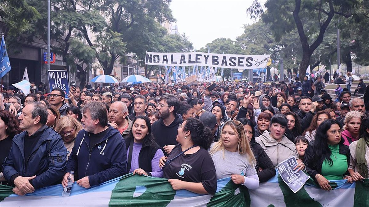 Arjantin'de, Javier Milei hükümetinin çıkartmak istediği kapsamlı "Ekonomik Reform Paketi"